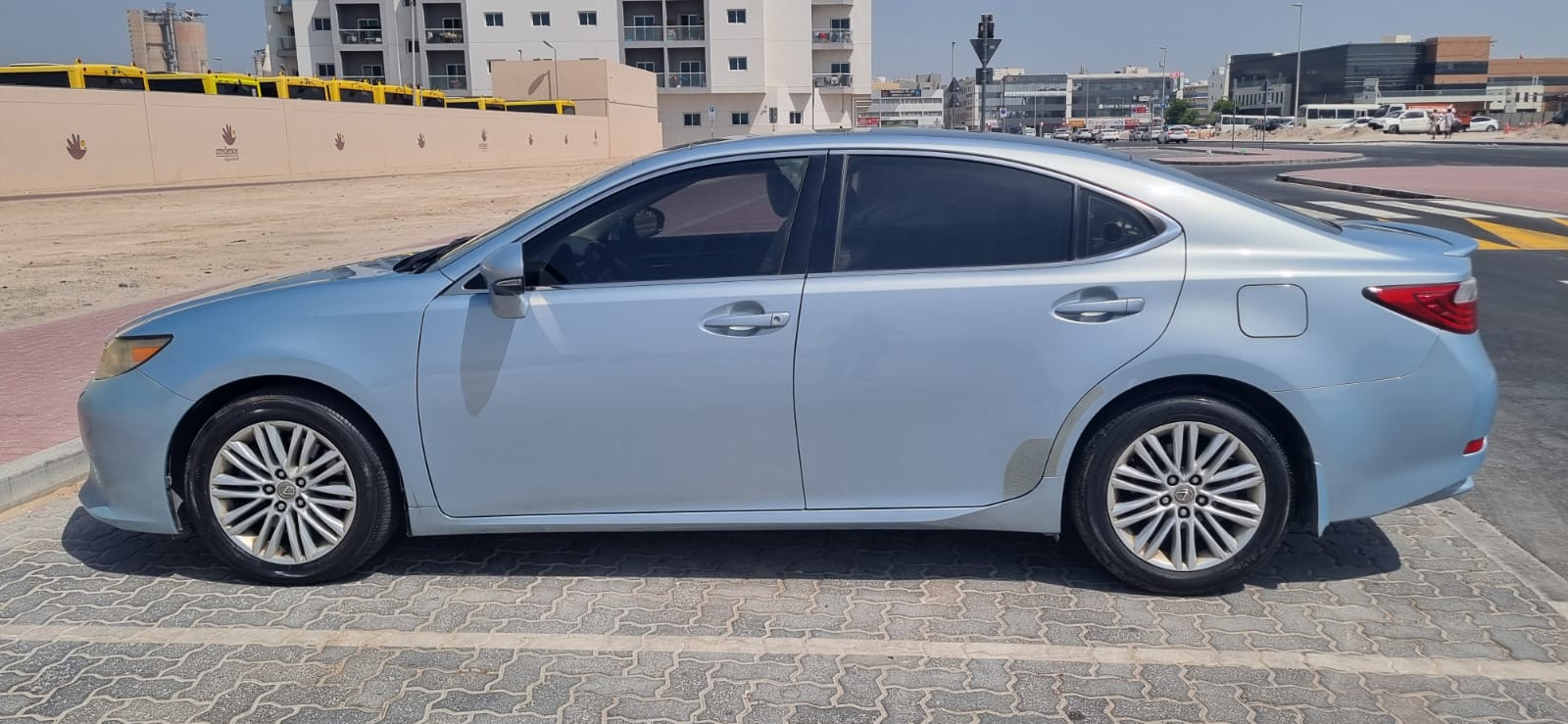Blue Lexus ES 350 Platinum 2014